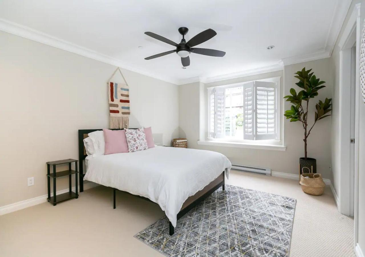 Bellamy Manor Large Home With 5Beds! In Langford Victoria Exterior foto